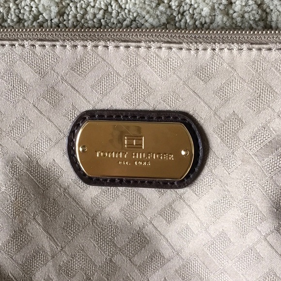 Tommy Hilfiger crossbody bag - Picture 2 of 4